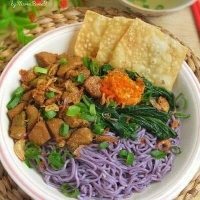 Mie Ungu dari Ubu Ungu