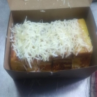 ROTI BAKAR GOLDEN COKLAT BLUEBERRY TOPPING KEJU